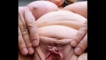 Wide open mature pussy