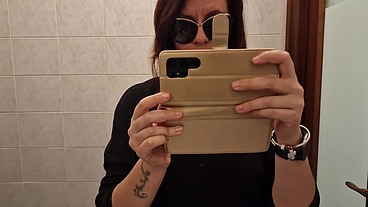 Pee in the public bathroom of a luxury restaurant 4K