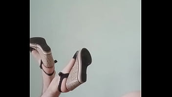 Anna Julia loves high heels