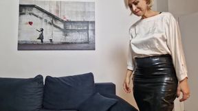 Big inflatable dildo in my muff again