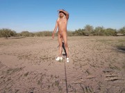 desnuda en publico linda trans con tacones altos plug anal sexy