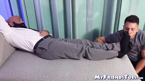 Horny Dan Edwards licked & sucked the huge feet of bushy Lando