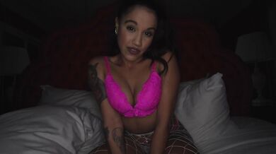 Ebony Teen Shares Room with Stepbro While Parents Are Out - She Wants to Fuck