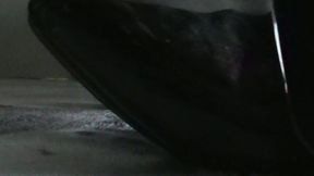 ignor camdans cette video je te pose a mes pieds et simule d etre au bureau...