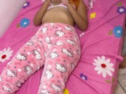 Mi Hermanastro Celoso Me Folla en la Madrugada en mi Cama