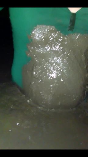 POV Pissing my nylon pantyhose leotard and mud play.