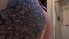 Thick big titty tattooed milf rides huge dildo till she squirts