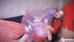 Q785 Mariette and blindfolded Stashia do 9 squeeze- and nailpops - 1080p