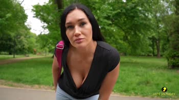 Hot Mommy's Sizzling Seduction: Cum Inside for Pocket Money