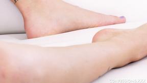 ”Foxy babe Karlee Grey rides a big black prick on the couch”