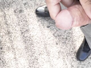 Cumming on an teach station