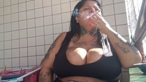 Balcony Smoke Break – Curves, Confidence & a Slow Evening