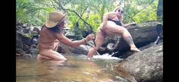 Caught in the forest, I caught you Katia