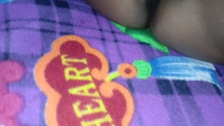 කරවිල ගෙඩියේ පහස-Lesbian girl play with vegetable toy