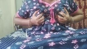 Indian beautiful telugu aunty masturbation with cucumber telugu voice