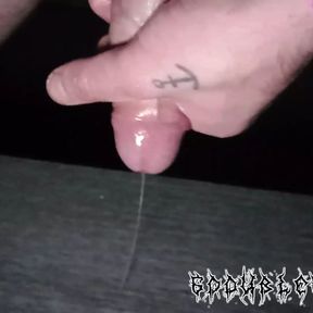 BIG CUMSHOT ON THE TABLE AFTER A GOOD HANDJOB