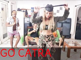 IT WAS JUST FOR INES VENTURA TO MAKE A STRIPPER .... BUT THE FIRE OF THIS BLOND BURNED DOWN THE CASA DA PUTARIA WHERE THAT BABE DID THAT BABE DA O CU GRANDE AND SURUBA ROLARRR