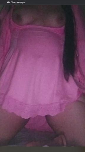 Adult cam session over Discord - she gets herself off for me on video
