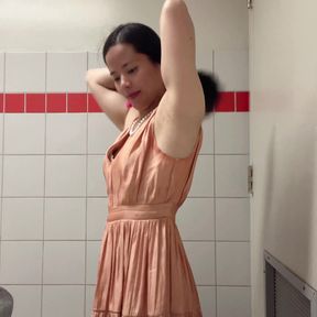 piss in toilet room hana cute