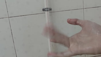 洗澡的时候突然想到的，瞎拍的