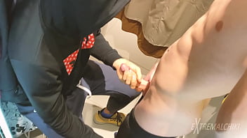 Twinks blowjob in the fitting room