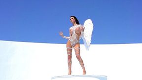Busty British angel Jasmine Jae reveals her heavenly body
