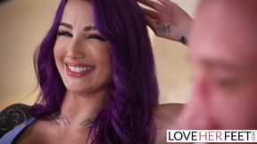 Tattooed Babe Valerica Steele Gives Footjob Before Fucking