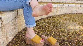 Barefoot in the Park - Relaxed Dangling & Natural Vibes