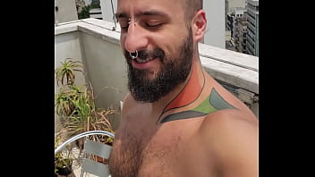 batendo uma punheta em casa de boa