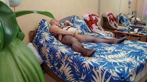 Stepmom Masturbates Pussy and Cums Every Day