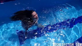 Underwater Jessica Bunny swimming pool