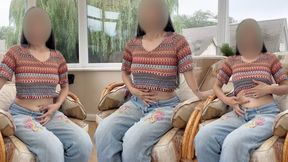 Bellybutton Fetish – Asian Wife Shows Off Her Tummy in Public