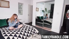 Mike Mancini pleases a red-haired MILF and curvy teen′s wet pussy🌮️