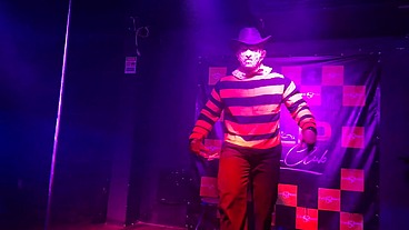 STRIPER SCORPION FAZ SEXO AO VIVO NO PALCO COM AS CASADAS