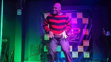 STRIPER SCORPION FAZ SEXO AO VIVO NO PALCO COM AS CASADAS
