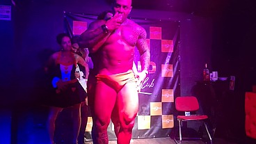 STRIPER SCORPION FAZ SEXO AO VIVO NO PALCO COM AS CASADAS
