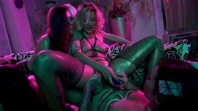 Zazzie Skymm Anal Fucked by Girl Group in Lesbian Orgy