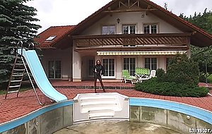 Pissinact tina kay