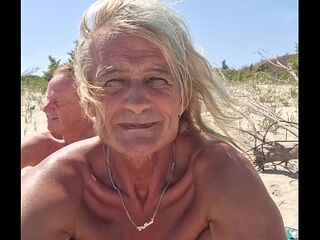 Live sex show recording, nudist beach, mobile version 4K, shemale girlfriend and cis man19.05.2025 6