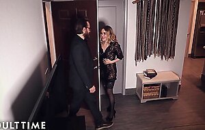 MODEL TIME Anna Claire Clouds Gets a Surprise from Sugar Daddy