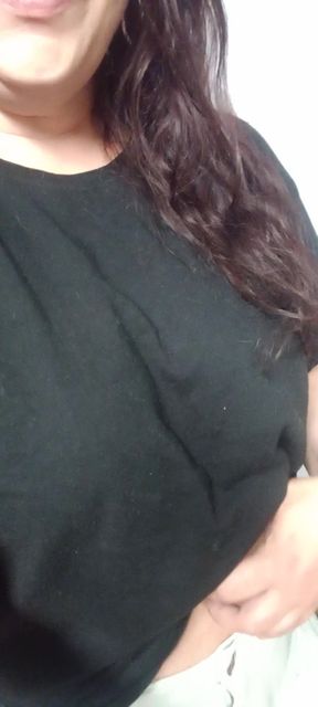 Irish MILF flashes her tits and shows off her curves in a provocative display fo