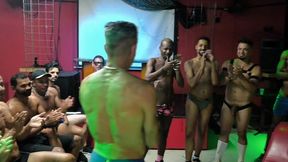 surubao com varios boys fodento