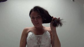 Under the wedding dress of the giantess LORY b