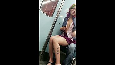 ARRIMONES EN M&Eacute_XICO (Mamando verga en el metro)