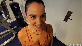 Tu riusciresti a resistermi se ti guardassi cos&igrave_? Tra pochi giorni uscir&agrave_ il nuovo video! Sei eccitato all'_idea, v...