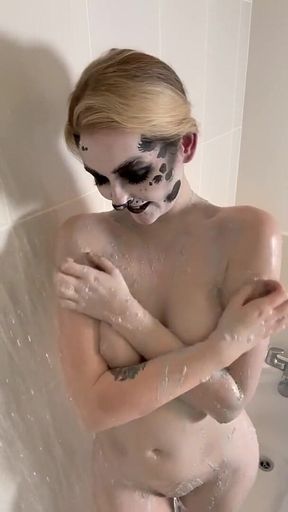 Dalmatian Bodypaint Shower Play