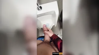 Big-cocked Canadian daddy shoots massive cum load in public locker room shower