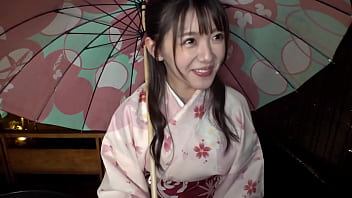 浅草で外国人旅行者のためにフィールドワーク中のめちゃカワ女子大生アイナちゃんをゲット！！毎日勉強に励む真面目な女子大生&hellip_と思いきや、男遊びにも全力な様子！！Part1