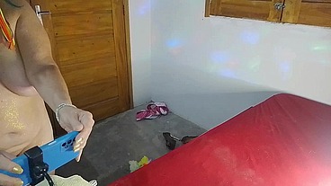 Vivi Guedez - Com duas cenas quentes com muita foda.