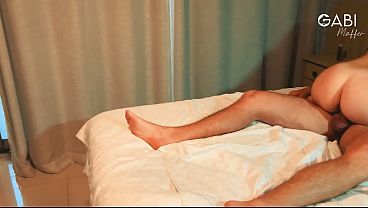 a novinha dando cuzinho na frente do namorado